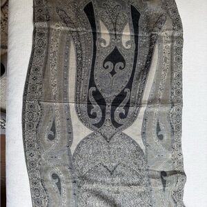Neutral Paisley Pattern Scarf in Black and Gray